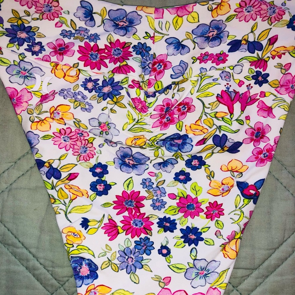 LoveShackFancy x Hurley bikini bottom (M) - Picture 5 of 8